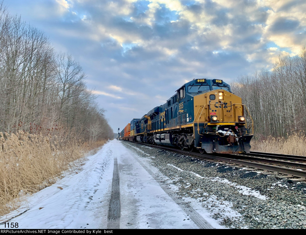 CSX 955 on I158